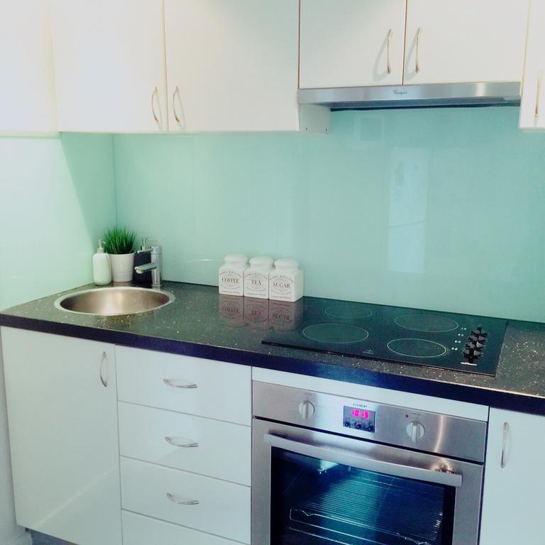King Deluxe Apartments Мельбурн Экстерьер фото